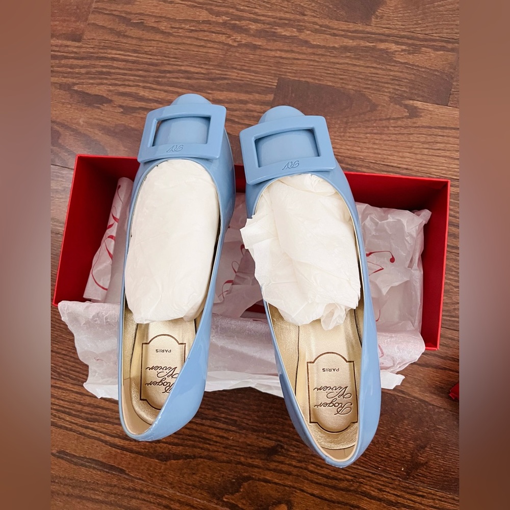 Roger Vivier patent leather ballerina flats